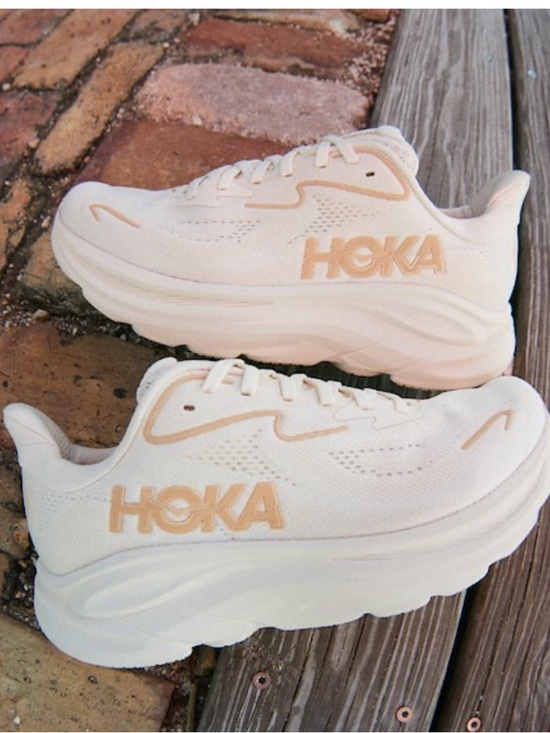 Hoka Shoes - Hoka women size 9 Clifton 10 Athletic Shoes in Cream with Light Tan Accents